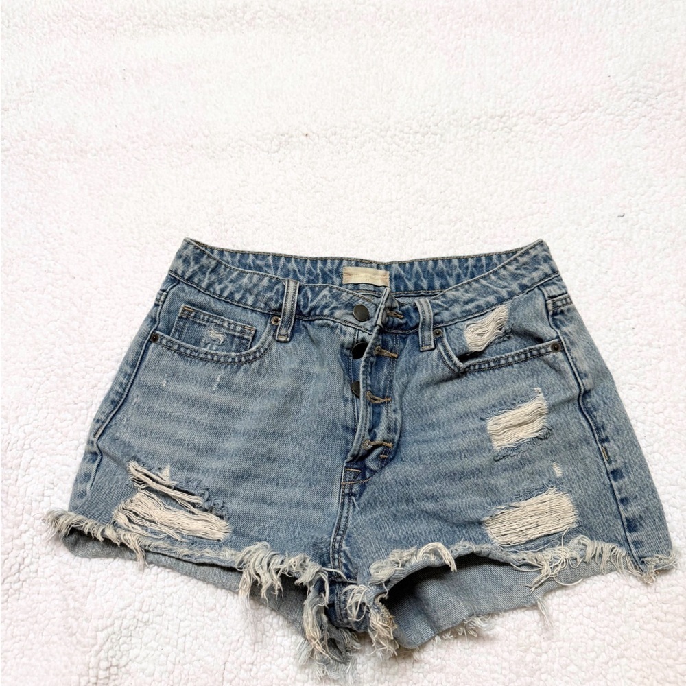 Alterd State size 27 Distressed Denim Women's Shorts